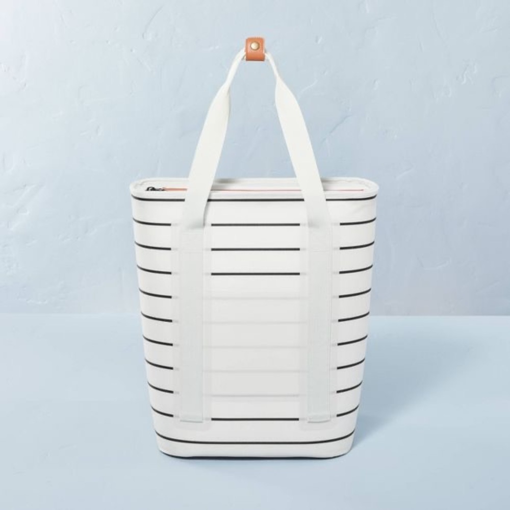 PORTABLE BACKPACK COOLER